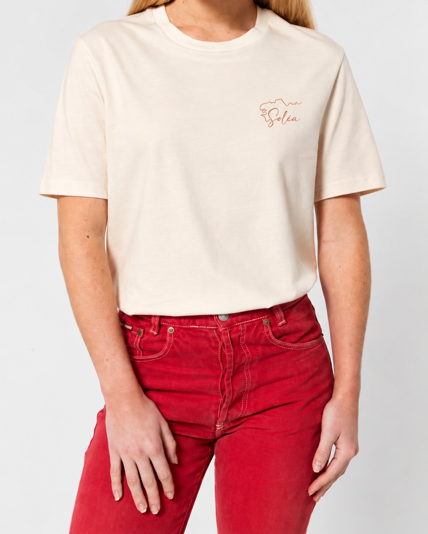 T-shirt MBC Soléa porté, logo Soléa sur la poitrine